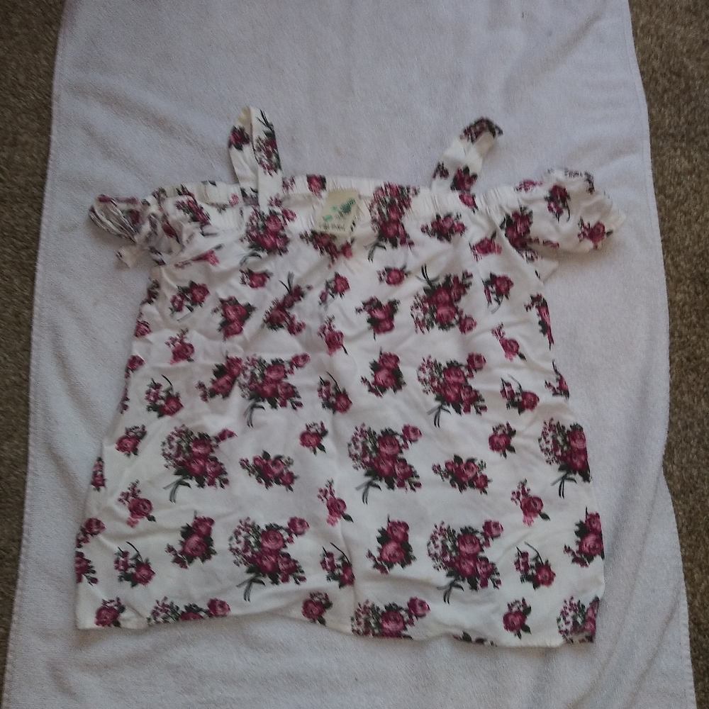 Girls tshirt
